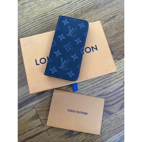 Louis Vuitton Accessories - Authentic Louis Vuitton iPhone X Monogram Black & Gray Folio Case BC0158